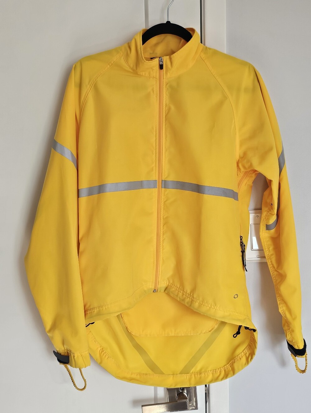MEC High-Visibility Yellow Performance Cycling Jacket with Reflective Stripes